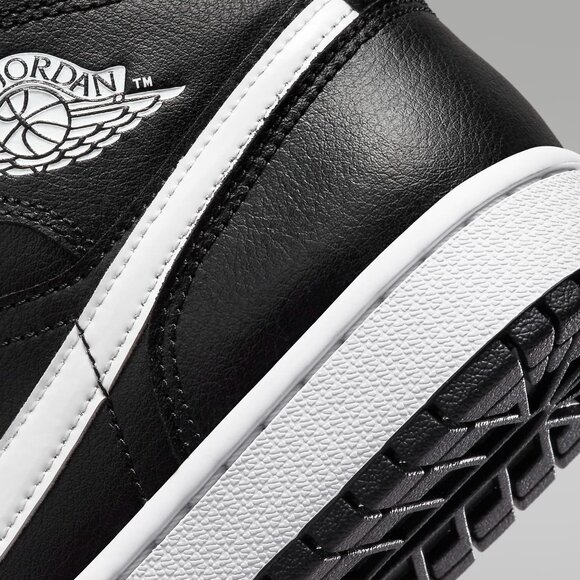 7W/5.5M - [NEW] Women's Air Jordan 1 Mid Shoes White DV0991-001 - Picture 8 of 8